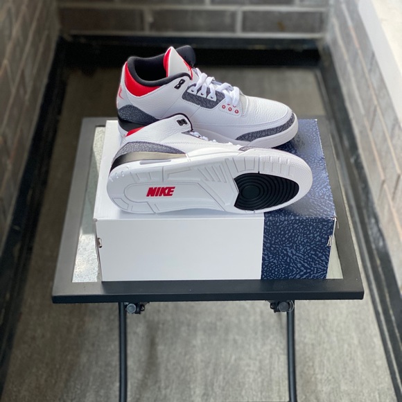 Jordan 3 Retro SE Fire Red Denim - Picture 4 of 5